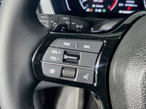 Used 2025 Honda Pilot EX-L image 17