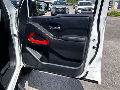 Certified 2025 Nissan Frontier PRO-4X AWD/4WD image 25