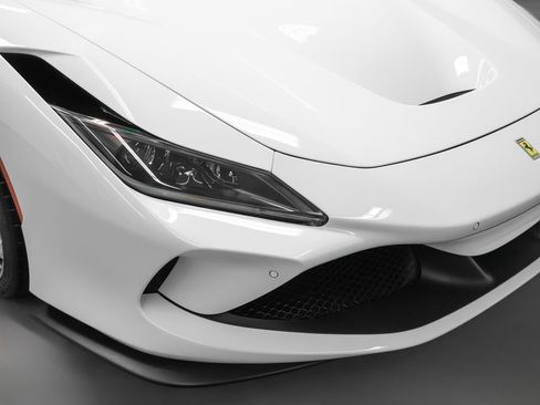 Certified 2022 Ferrari F8 Tributo RWD image 5