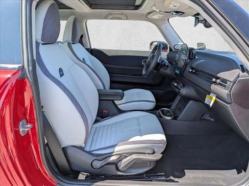 Certified 2025 MINI Cooper 2-Door Hardtop FWD image 21