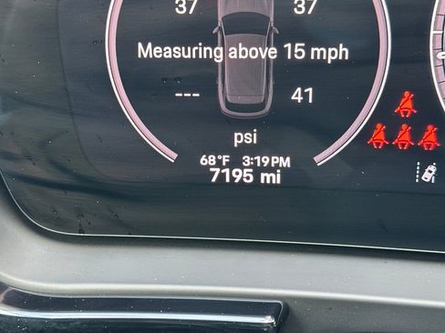 Used 2025 Porsche Cayenne image 26