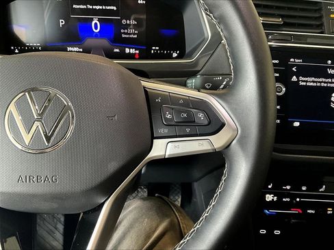 Used 2024 Volkswagen Tiguan SE AWD/4WD image 24