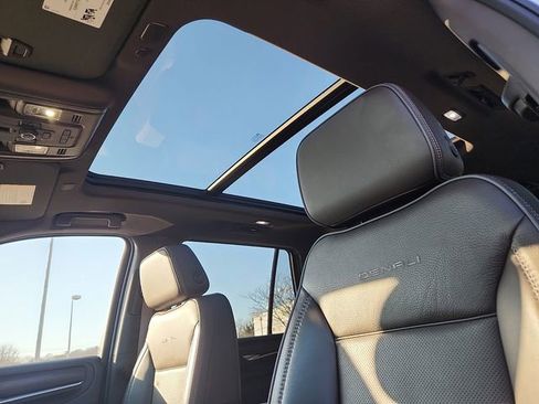 Certified 2022 GMC Yukon Denali image 15