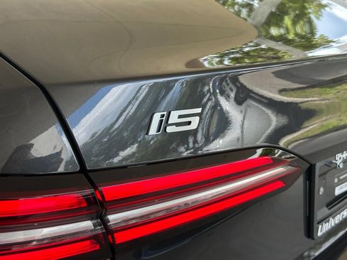 Used 2025 BMW i5 eDrive40i RWD image 19
