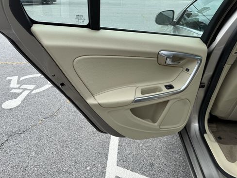 Used 2014 Volvo S60 T5 image 20