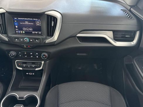 Used 2024 GMC Terrain SLE FWD image 28