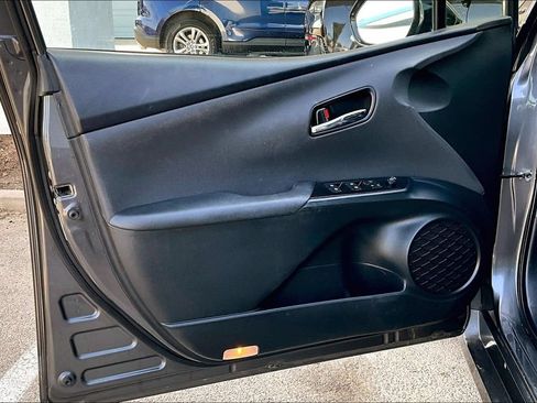 Used 2016 Toyota Prius Four Touring w/ Preferred Accessory Package FWD image 20
