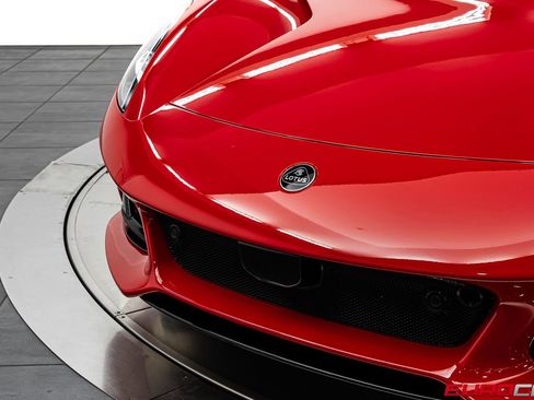 New 2026 Lotus Emira SE image 9