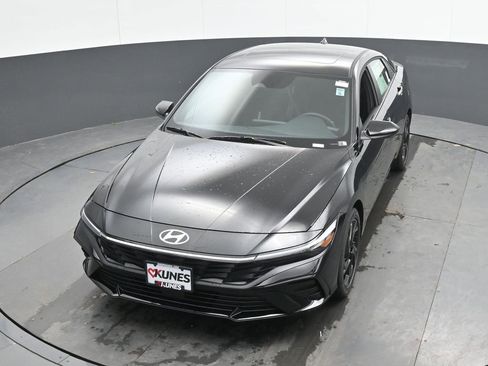 New 2026 Hyundai Elantra SEL Sport Premium FWD image 34
