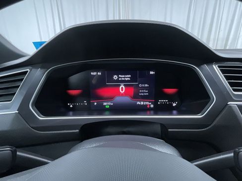 Used 2024 Volkswagen Tiguan SE R-Line image 14