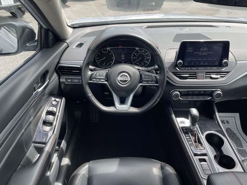 Used 2025 Nissan Altima 2.5 SR AWD/4WD image 13