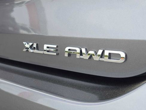 Used 2026 Toyota Highlander XLE AWD/4WD image 14