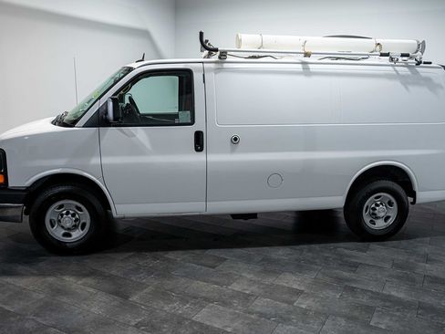 Used 2014 Chevrolet Express 2500 RWD image 3