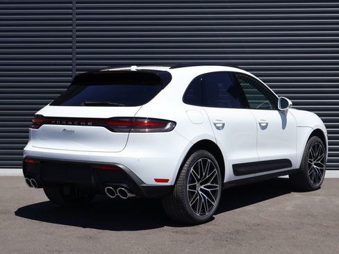 New 2026 Porsche Macan AWD/4WD image 9