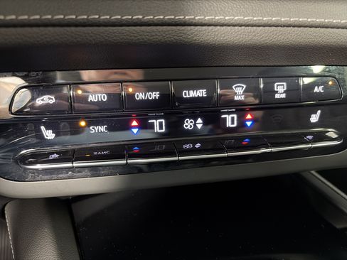 Used 2023 Buick Envision Preferred AWD/4WD image 23