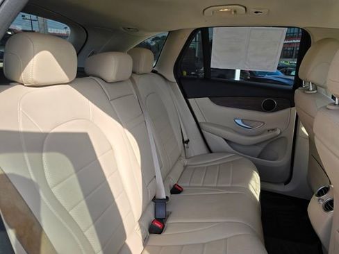 Used 2022 Mercedes-Benz GLC 300 4MATIC image 40