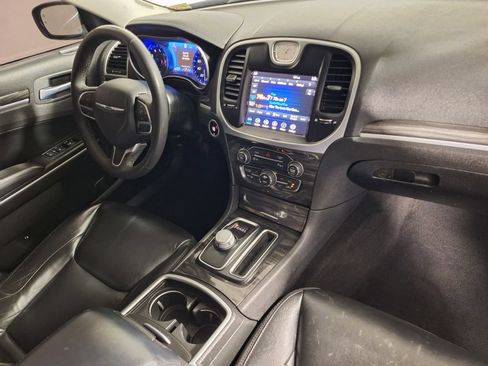Used 2022 Chrysler 300 Touring L RWD image 26