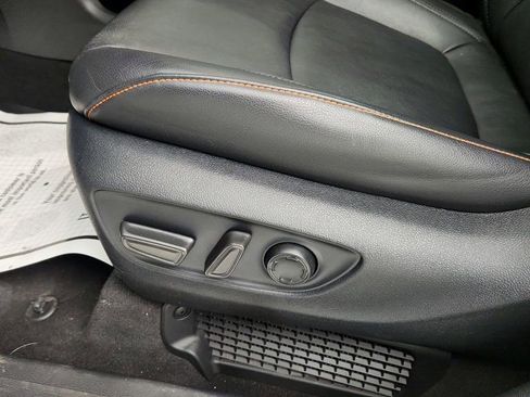 Used 2023 Toyota Sienna XSE image 11
