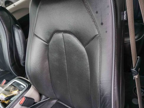 Used 2018 Chrysler Pacifica Limited FWD image 21