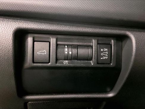 Used 2025 Subaru Forester Premium AWD/4WD image 34