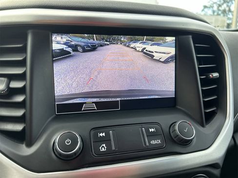 Used 2023 GMC Acadia SLE image 22