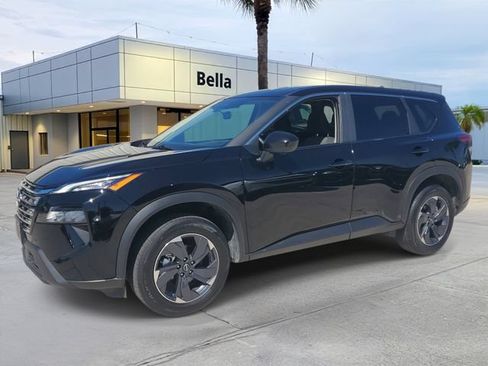 Used 2025 Nissan Rogue SV FWD image 2