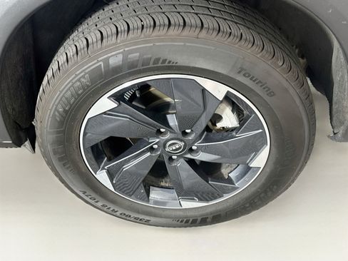 Used 2025 Nissan Rogue SV AWD/4WD image 11