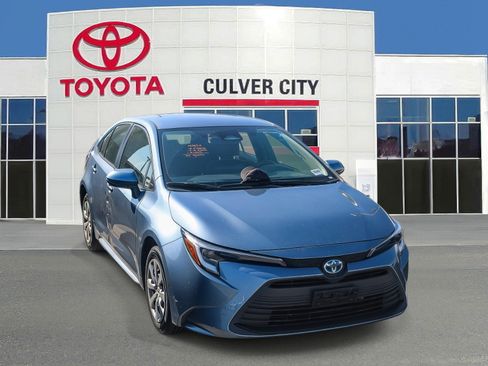 Used 2024 Toyota Corolla LE image 1
