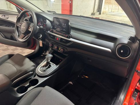 Used 2023 Kia Forte LXS image 17
