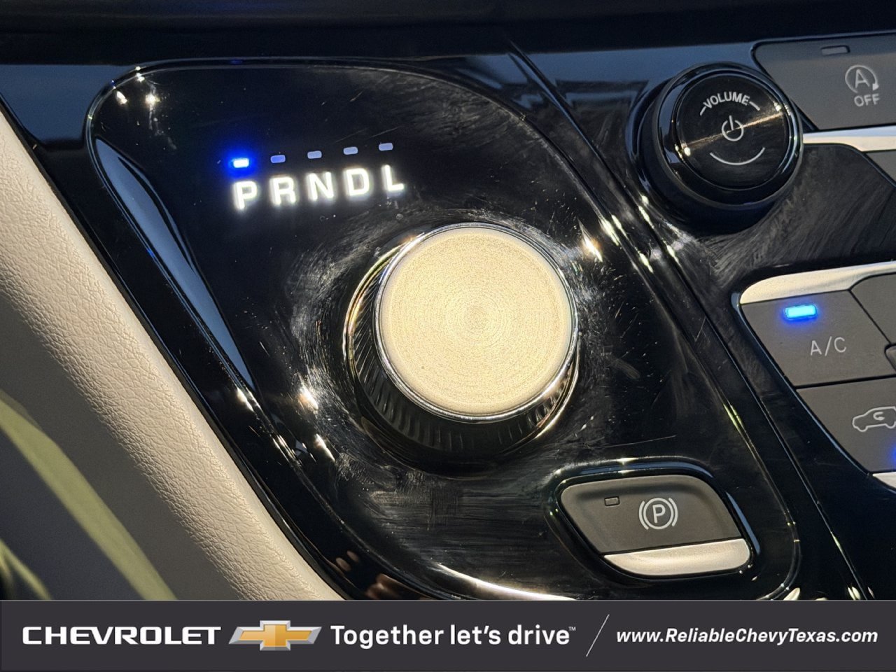 Used 2022 Chrysler Voyager LX FWD image 20