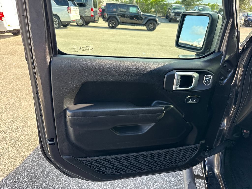 Used 2021 Jeep Wrangler Unlimited Sport AWD/4WD image 12