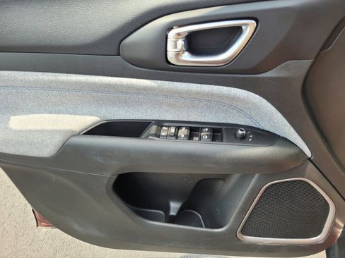 Used 2022 Jeep Compass Latitude image 26