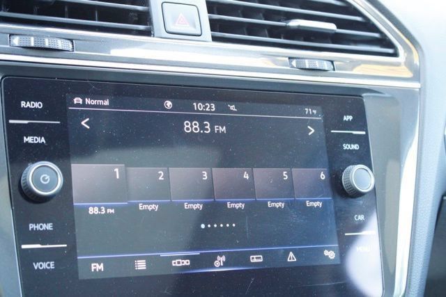 Used 2023 Volkswagen Tiguan SE w/ Panoramic Sunroof Package AWD/4WD image 21