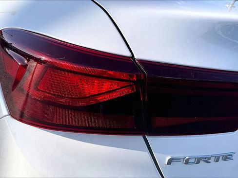 Used 2023 Kia Forte LXS w/ LXS Technology Package FWD image 30