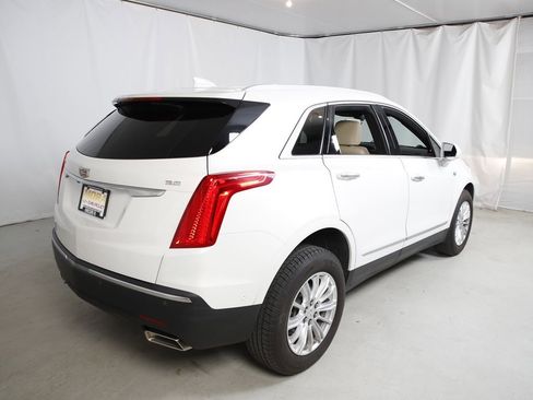Used 2018 Cadillac XT5 AWD image 3