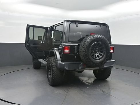 Used 2020 Jeep Wrangler Unlimited Sahara AWD/4WD image 36