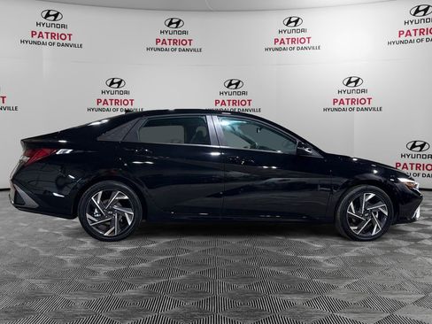 New 2025 Hyundai Elantra Limited image 10