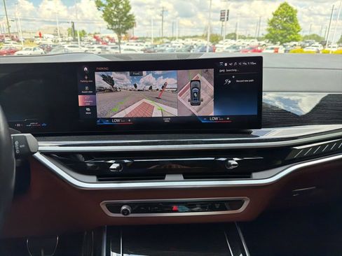 Used 2023 BMW X7 M60i AWD/4WD image 22