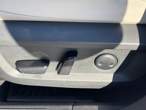 Used 2023 Nissan Rogue SL w/ SL Premium Package image 16