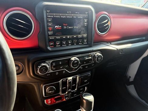 Used 2020 Jeep Gladiator Rubicon AWD/4WD image 12