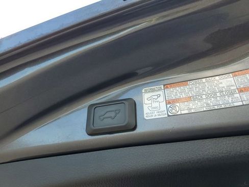 Used 2018 Toyota RAV4 XLE image 8