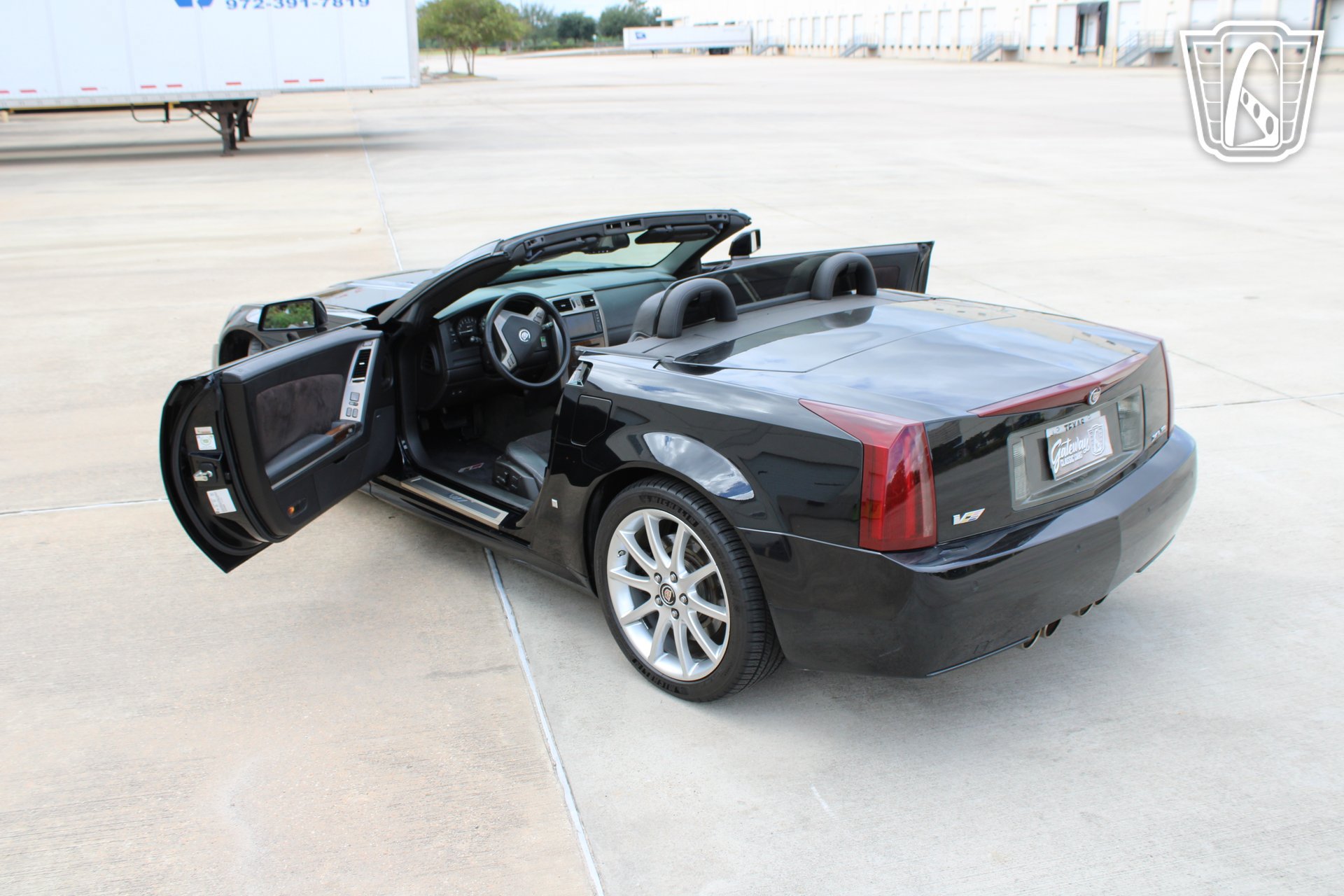 Used 2006 Cadillac XLR V RWD image 23