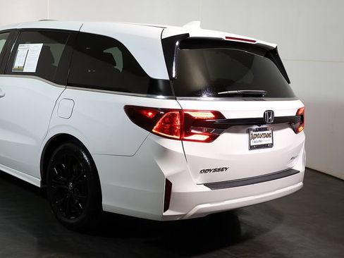 Used 2025 Honda Odyssey Sport-L image 11