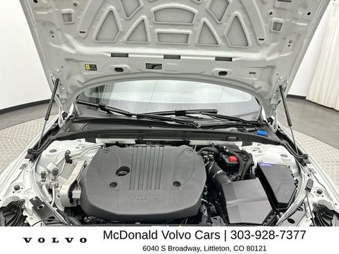 Used 2025 Volvo V60 B5 Cross Country Plus AWD/4WD image 26