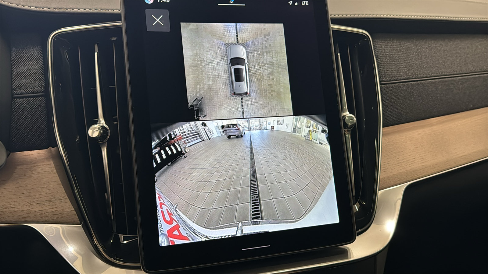 New 2026 Volvo XC90 T8 Plus w/ Protection Package Premier AWD/4WD image 18