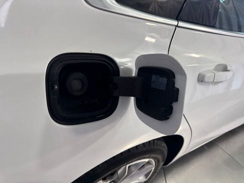 Used 2019 Chevrolet Malibu LT FWD image 17