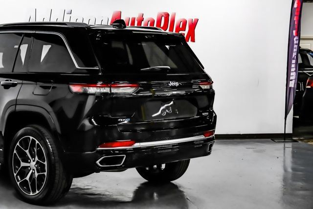 Used 2022 Jeep Grand Cherokee Summit AWD/4WD image 18
