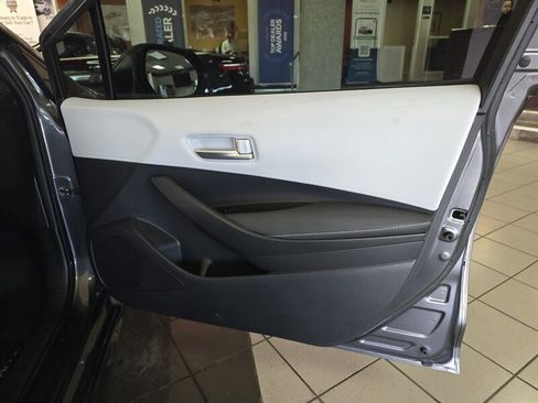 Used 2021 Toyota Corolla SE image 12