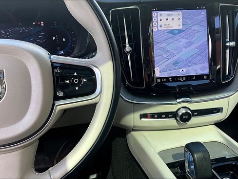 Certified 2023 Volvo XC60 B5 Plus w/ Climate Package AWD/4WD image 29