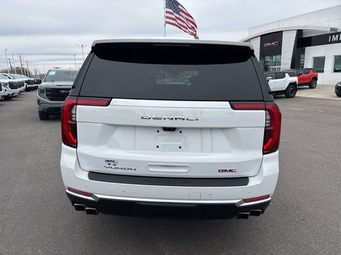 Used 2025 GMC Yukon Denali w/ Denali Reserve Package image 4